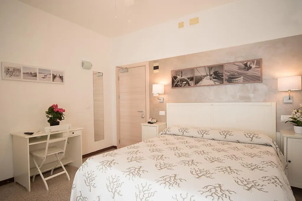 Hotel Conchiglia Lido di Jesolo 3*,